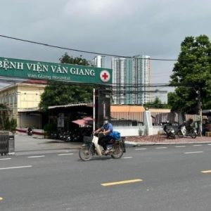Bán lô 70m2 mặt phố đường 179-Đối diện bệnh viện Văn Giang. Mặt tiền: 5.4m. Hè rộng 8m. Giá: 8.8tỷ